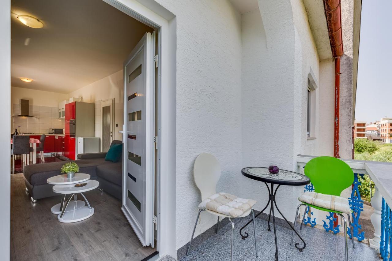 Apartment A & J Petrcane Exterior photo